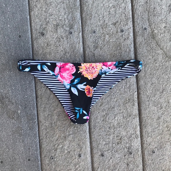 Rip Curl Other - NWOT Rip Curl wildflower bottoms!